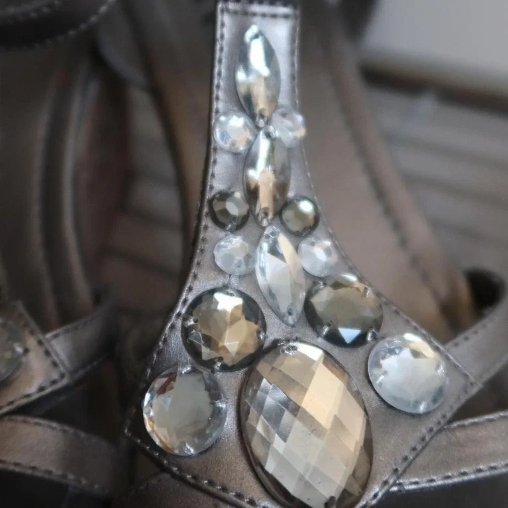 Vintage LEI Silver and Grey Wedge Sandals with Stone‎ Detailing - Picture 3 of 8